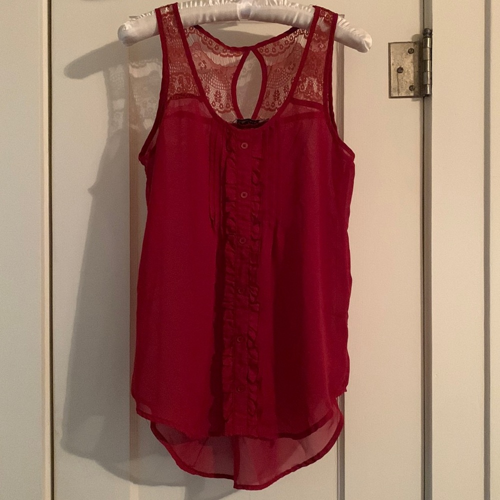 Super cute Chocolate top: faux button front, Lacy shoulders & back, great length